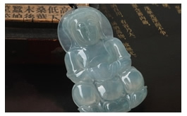天然翡翠掛件--老坑冰玻種淺綠均色極細膩水潤雙面精雕靜雅觀音