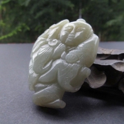 天然新疆和田玉青白玉童子靈芝把玩件掛件