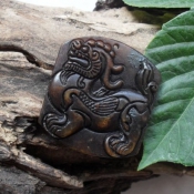 岫玉仿古貔貅玉牌掛件