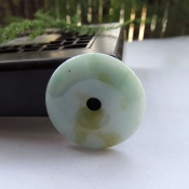 緬甸翡翠A貨豆綠水潤平安扣吊墜