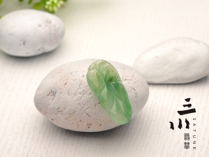 冰糯天然A貨翡翠翠綠玉葉吊墜