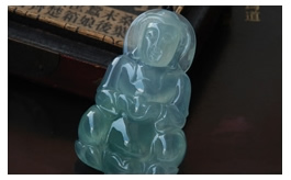 天然翡翠掛件-精品老坑冰玻種淺綠晶瑩剔透雙面精雕靜雅觀音