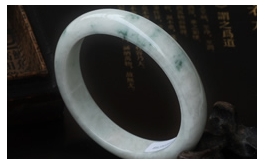天然翡翠手鐲--老坑糯種清雅白底飄藍花婉約厚裝富貴圓鐲(57)