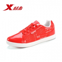 特步時(shí)尚運(yùn)動(dòng)女板鞋輕便舒適包郵988318310876