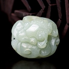 天然和田玉金蟾吊墜★三腳蟾蜍玉墜★招財辟邪化小人
