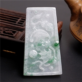 天然翡翠掛件--老坑糯種清新淺綠光啞工藝精工浮雕子岡牌福在眼前