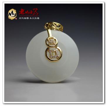 羊脂玉掛件鑲金富貴