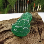 晶瑩冰透天然巴西綠瑪瑙玉觀音掛件
