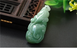 天然翡翠掛件--老坑糯種淺綠雙面精雕如意靈猴