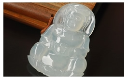 天然翡翠掛件--老坑冰種淺綠均色水潤晶瑩精工雕端莊靜雅觀音