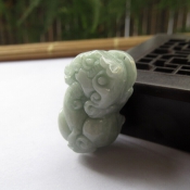 翡翠豆色招財開運吉祥物貔貅吊墜