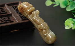 天然翡翠手玩擺件--老坑冰糯種黃翡細(xì)膩晶瑩立體精雕祥瑞如意