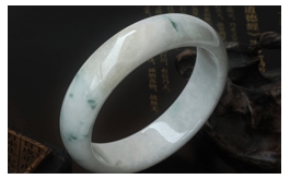 天然翡翠手鐲--老坑糯種清雅白底飄藍花寬版厚裝富貴圓鐲(60)