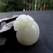 精美純天然和田玉潤白細膩玉兔吊墜