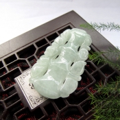 緬甸a貨淺綠翡翠玉節(jié)節(jié)高掛件竹子吊墜