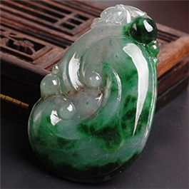 天然翡翠掛件--老坑冰糯種深綠飄花瑩潤雙面精雕如意