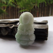 翡翠A貨細糯豆色玉觀音掛件