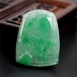 天然翡翠掛件--老坑糯種淺綠細膩圓潤精工細雕節節高
