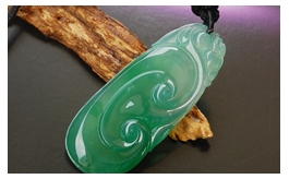 天然翡翠掛件--云繞青山精品珍藏老坑冰種極細膩光澤瑩翠靈動吉祥如意有極細微天然石紋