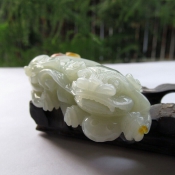 精品天然新疆和田玉貔貅把玩件