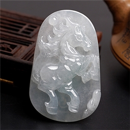 天然翡翠掛件-老坑冰糯種細膩潤澤精工浮雕駿馬奔騰