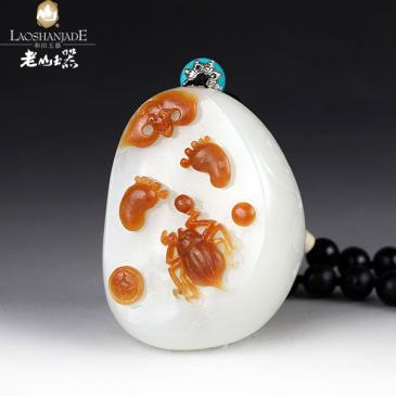 和田玉羊脂玉籽料把件富甲天下帶鏈珠構(gòu)圖簡潔