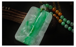 天然翡翠掛件--老坑冰糯種鮮濃綠翠飄花潤澤晶瑩雙面精雕子岡牌節(jié)節(jié)高(配冰種多彩玉珠項(xiàng)鏈)
