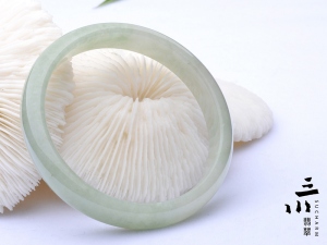 糯種豆綠天然A貨翡翠圓鐲