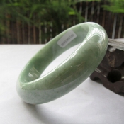 正品純天然緬甸a貨豆綠翡翠玉手鐲