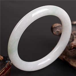 天然翡翠手鐲--老坑糯種瑩白底淺綠飄花經(jīng)典圓條鐲50