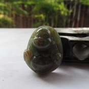 純天然南陽獨山玉俏色笑佛吊墜