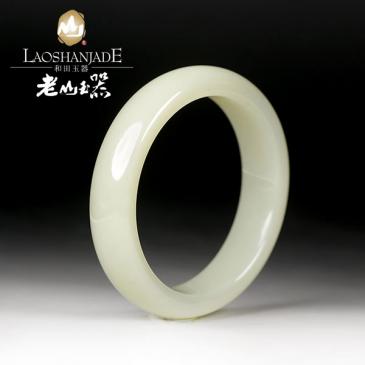 和田玉青白玉手鐲扁圓環(huán)形玉鐲柔和悅目