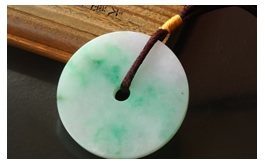 天然翡翠掛件--云飛霧起老坑冰糯種飄綠花大氣形簡平邊玉扣