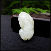 天然和田玉細(xì)潤青白小貔貅吊墜