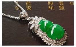 18K白金鑲鉆天然翡翠掛件--老坑冰糯種滿色濃郁翠綠細(xì)潤(rùn)晶瑩飽滿圓潤(rùn)小巧玲瓏滿包金奢華鑲嵌寶玉葫蘆