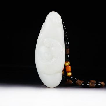 劉衛東作品新疆天然和田玉羊脂玉籽料把件馬上有福玉雕大師收藏
