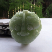 精美純天然淡綠岫玉虎頭皮帶扣