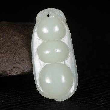 和田玉白玉掛件豆莢(競拍)