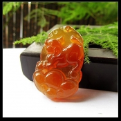 天然巴西冰透紅瑪瑙生肖豬吊墜