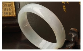 天然翡翠手鐲--紫綠生輝老坑冰種淡雅秀美扁口圓鐲(52)