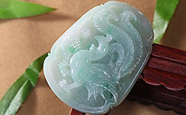 天然翡翠掛件--老坑冰糯種陽(yáng)綠飄花細(xì)膩均勻厚實(shí)大氣雙面精雕鳳舞九天