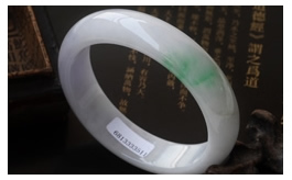 天然翡翠手鐲-老坑糯種瑩白微紫飄陽綠花細膩均勻圓潤正裝扁口圓鐲(59)