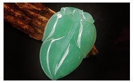 天然翡翠掛件--老坑冰糯種清雅淺綠均色細潤晶瑩飽滿圓潤雙面精雕玉葉