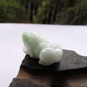精致純天然淡綠小貔貅吊墜