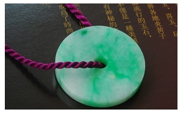 天然翡翠掛件--老坑糯種鮮潤(rùn)淺陽(yáng)綠飄花細(xì)膩潤(rùn)澤圓潤(rùn)厚實(shí)大氣時(shí)尚平邊平安扣