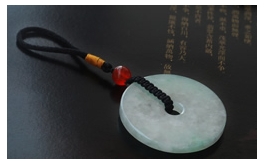 天然翡翠掛件-老坑冰種淺綠水潤晶瑩時尚精雕平邊平安扣
