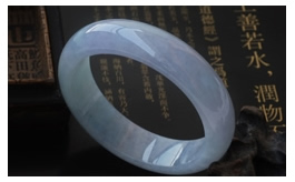 天然翡翠手鐲-老坑冰糯種淺綠微紫細潤晶瑩圓潤厚裝寬版扁口圓鐲(58)