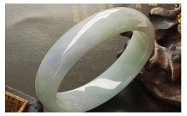 天然翡翠手鐲--浮云飄逸老坑冰種淺綠極細潤底紫羅蘭點綴優雅恬靜圓鐲(58)