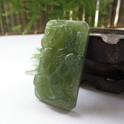 精致天然和田玉淡青色招財(cái)貔貅掛件