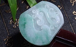 天然翡翠掛件--老坑冰糯種陽綠飄花厚實精雕四海騰龍